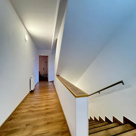 アパートホテル Boutique - Lacoste コスティネシュティ