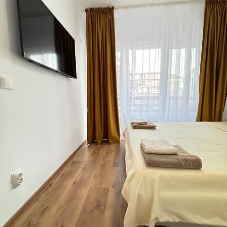 Boutique - Lacoste アパートホテル