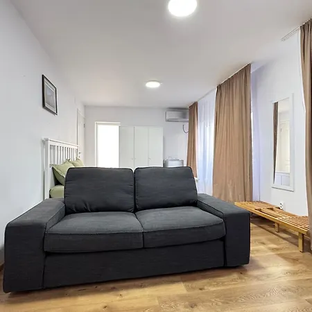 Boutique - Lacoste *