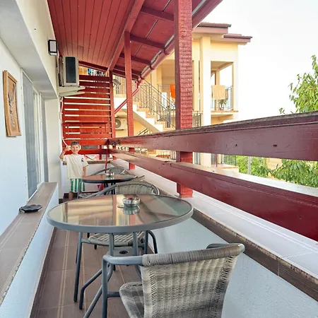 Boutique - Lacoste * コスティネシュティ