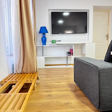 Boutique - Lacoste コスティネシュティ