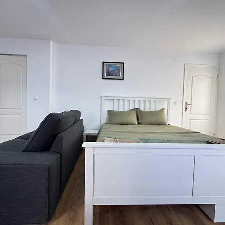 Boutique - Lacoste アパートホテル *