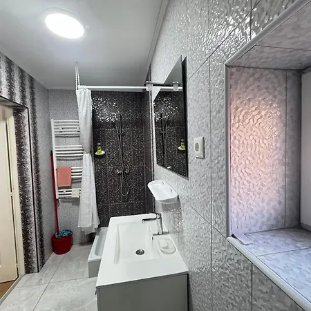 Butique Lacoste Aparthotel
