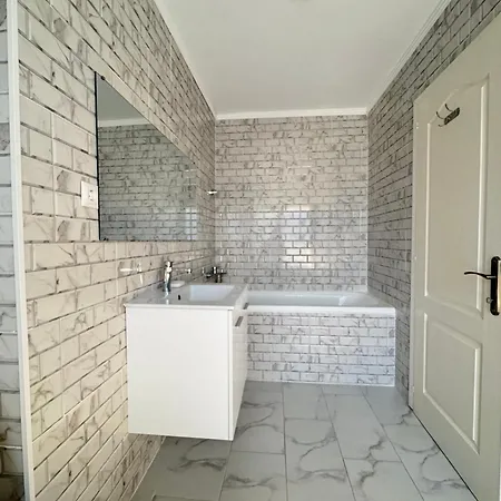 Aparthotel Butique Lacoste Costinesti