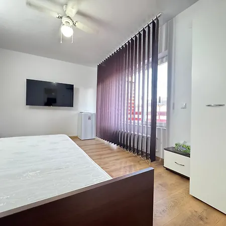 Butique Lacoste Aparthotel Costinesti