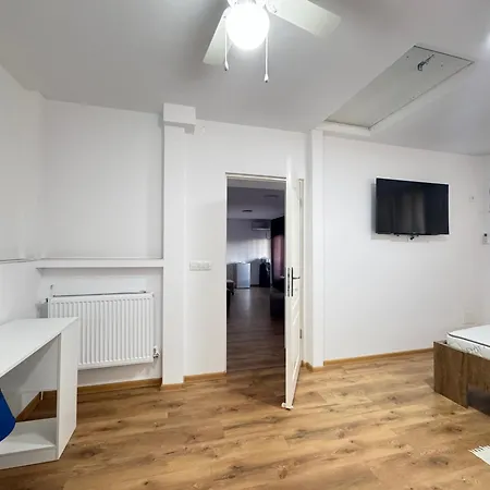 Butique Lacoste Aparthotel *